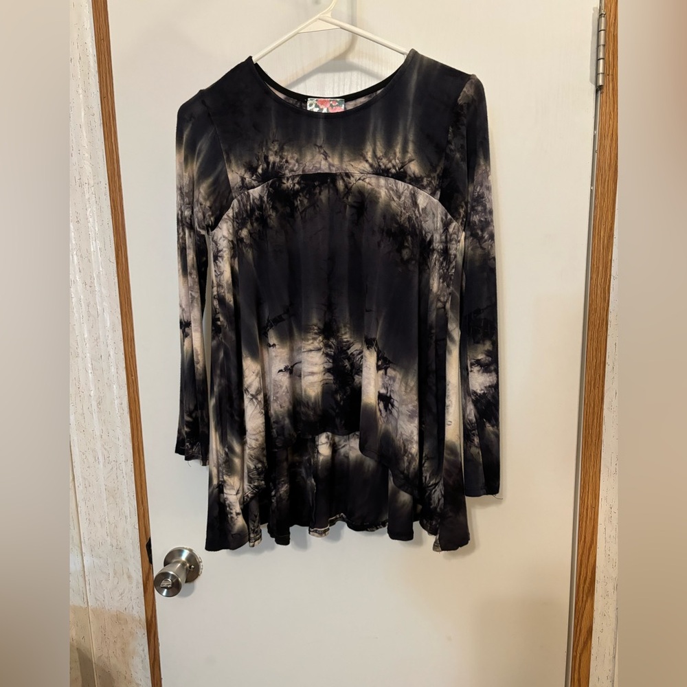 Elegant Black and Gray Tie-Dye Women's Tunic